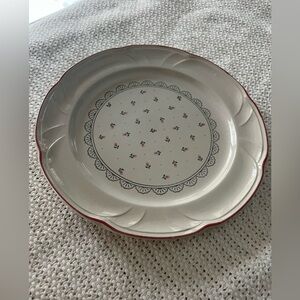 1988 vintage Victoriana floral dinner plate